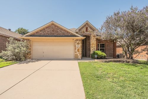 10100 Cougar Trl, Fort Worth, TX, 76108-4017 | Card Image