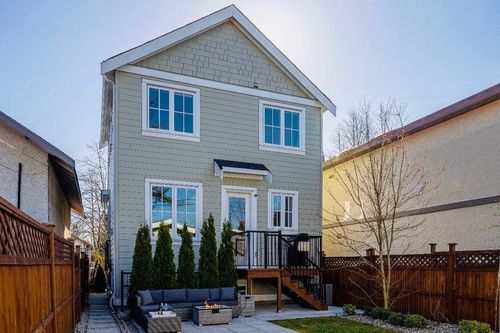 4327 Perry St, Vancouver, BC, V5N3X6 | Card Image