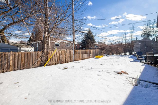 855 Miriam Rd, House other with 5 bedrooms, 2 bathrooms and 4 parking in Pickering ON | Image 31