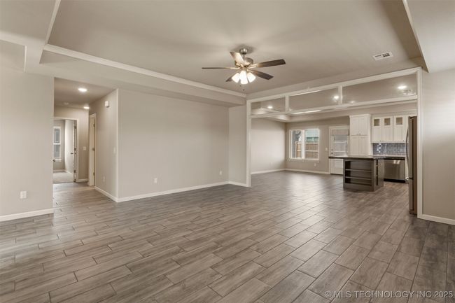 27623 109 Th St, House other with 3 bedrooms, 2 bathrooms and null parking in Coweta OK | Image 13