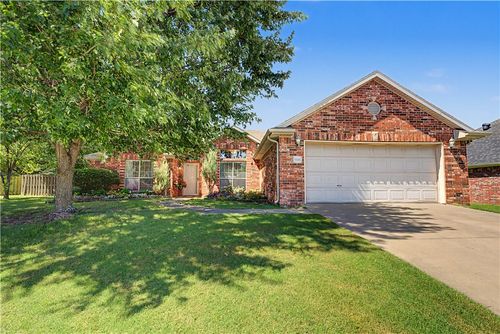 1580 London Ter, Springdale, AR, 72764-7940 | Card Image