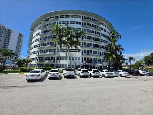 212-3250 Ne 28th St, Fort Lauderdale, FL, 33308-7433 | Card Image