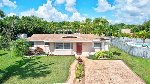 16702 Nw 73rd Ct, Hialeah, FL, 33015-4112 | Card Image
