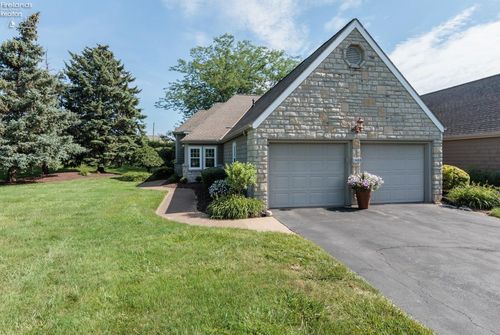 1403 Julianne Cir, Sandusky, OH, 44870-7032 | Card Image