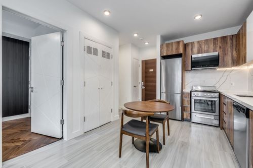 303-1168 Pendrell St, Vancouver, BC, V6E1L4 | Card Image