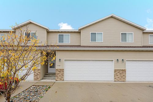 4281 Estate Dr S, Fargo, ND, 58104-3317 | Card Image