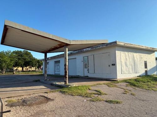 2304 Howard St, San Angelo, TX, 76901-1117 | Card Image
