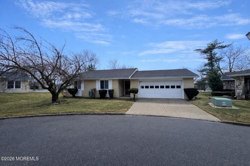 468a-468A Evodia Plz, Monroe, NJ, 08831-7236 | Card Image