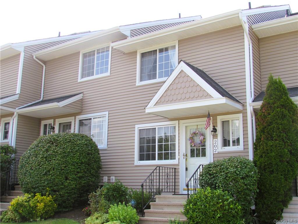 Covington Green Ln, Patterson, NY 12563