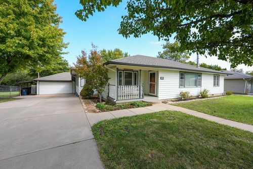 702 W 10th Ave, El Dorado, KS, 67042-3809 | Card Image