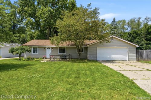 3130 Greenlawn Ave, Commerce Twp, MI, 48382-4625 | Card Image
