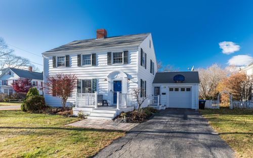 7 Ivy Place, Falmouth, ME, 04105 | Card Image