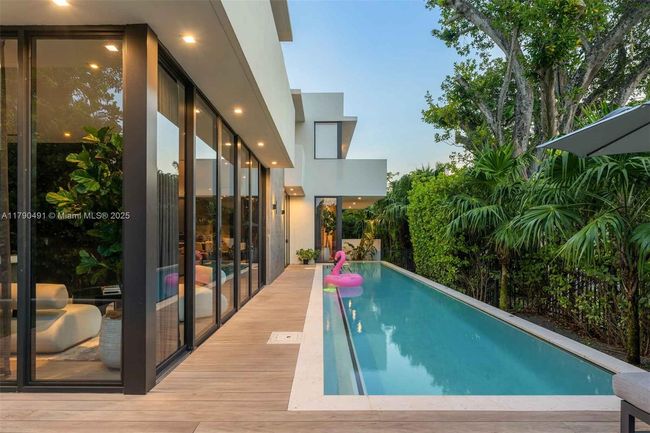121 2 Nd Dilido Ter, House other with 5 bedrooms, 6 bathrooms and null parking in Miami Beach FL | Image 13