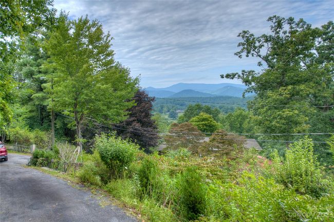 356 Hickory Hill Cir, House other with 3 bedrooms, 2 bathrooms and null parking in Spruce Pine NC | Image 4