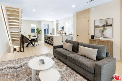 127 W Plymouth Street, Inglewood, CA, 90302 | Card Image
