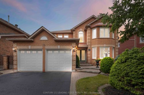 62 Chiltern Pl, Whitby, ON, L1R2E5 | Card Image