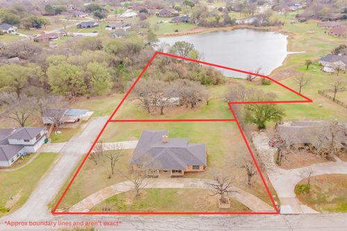 306 Country Club Dr, Joshua, TX, 76058-6124 | Card Image