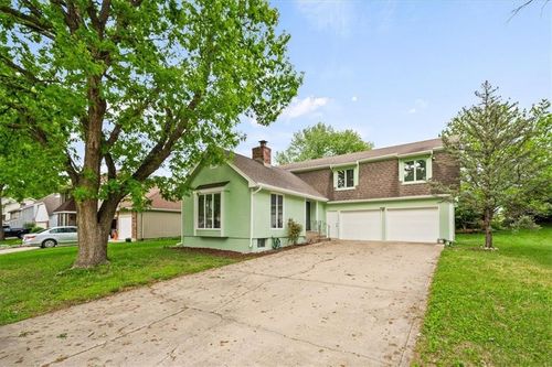 14609 Laquinta Dr, Grandview, MO, 64030-4111 | Card Image