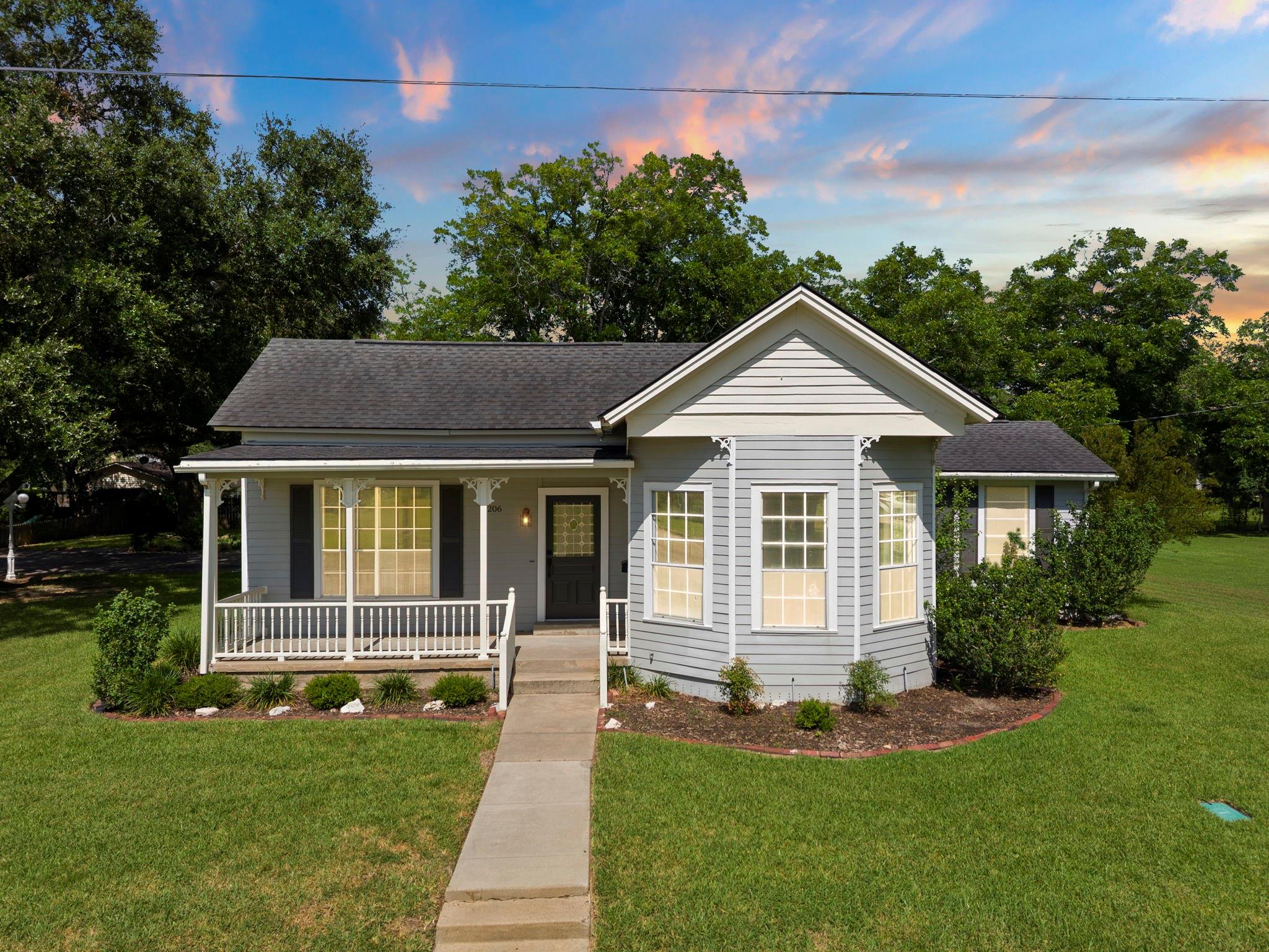 Residential in Hallettsville