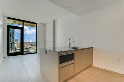 1810-610 Davis St, Austin, TX, 78701-5065 | Card Image