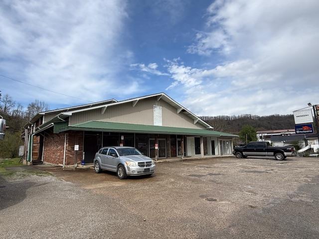 Commercial Sale in Hazard