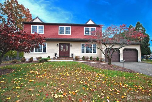 4 Frieda Ln, KENDALL PARK, NJ, 08824-1324 | Card Image