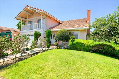 18517 Betty Way, Cerritos, CA, 90703-6319 | Card Image