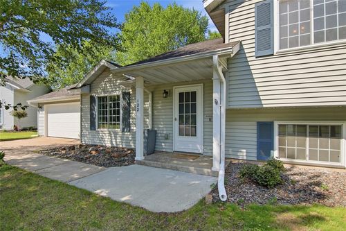 122 Eagle Ridge Ct, Eau Claire, WI, 54703-5090 | Card Image