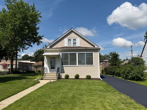 236 N Linden Ave, Westmont, IL, 60559-1712 | Card Image