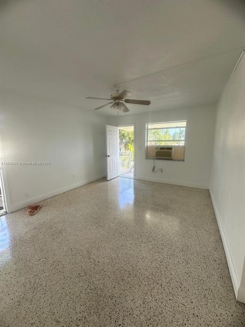 apt-4-845 W 29th St, Hialeah, FL, 33012-5645 | Card Image