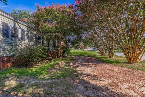 212 S Texas Ave, Greenville, SC, 29611-5352 | Card Image