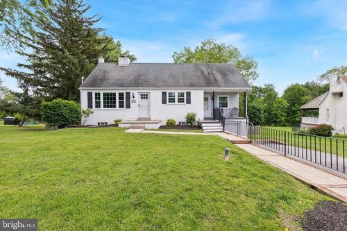 43 Circle Dr, Eagleville, PA, 19403-1220 | Card Image
