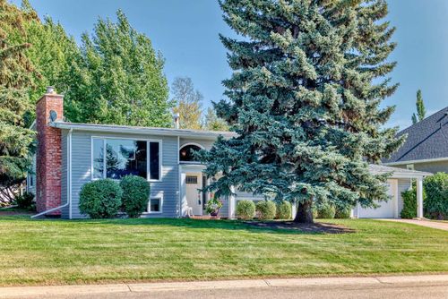 3919 39 Street Close, Ponoka, AB, T4J1A9 | Card Image