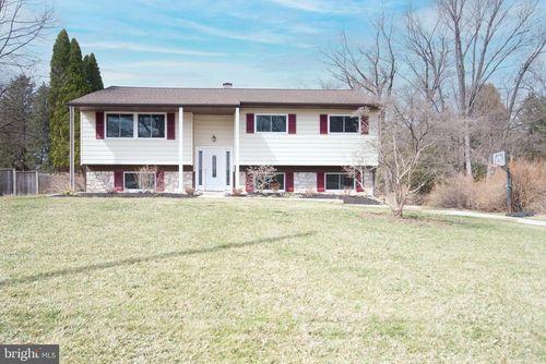 1330 Ridgeview Dr, PHOENIXVILLE, PA, 19460-2239 | Card Image