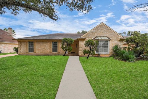 8006 Oakington Dr, Houston, TX, 77071-2021 | Card Image