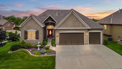 1422 Brompton Ln, Raymore, MO, 64083-8606 | Card Image