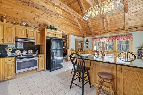22 Country Ln, Berkley, MA, 02779-1419 | Card Image