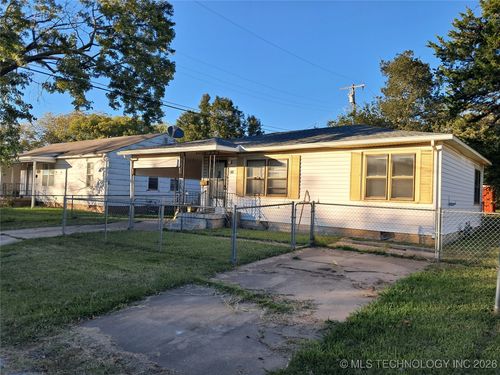 215 9th Se, Ardmore, OK, 73401 | Card Image