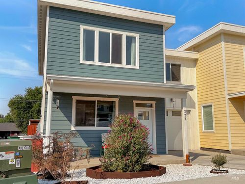 227 Wheatland Ct, Moscow, ID, 83843-3822 | Card Image