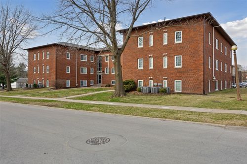 100-100 Grandview Ct, Iowa City, IA, 52246-3213 | Card Image