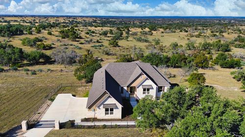 517 Dancing Sun Rd, Fredericksburg, TX, 78624-5177 | Card Image