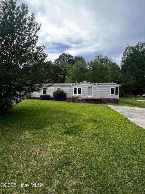 84 Hardy Dr, Snow Hill, NC, 28580-8462 | Card Image