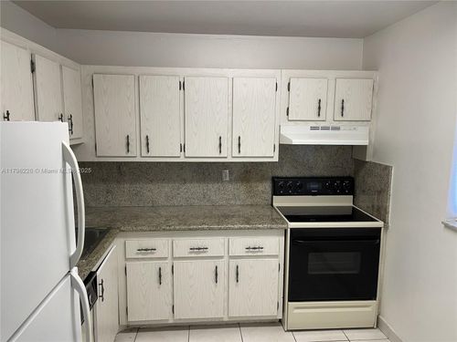 apt-407-7860 Camino Real, Miami, FL, 33143-6842 | Card Image
