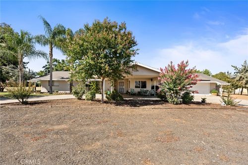 3298 N Zediker Ave, Sanger, CA, 93657-9337 | Card Image