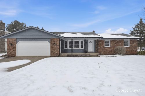 1941 Newcastle Dr, Jenison, MI, 49428-8533 | Card Image