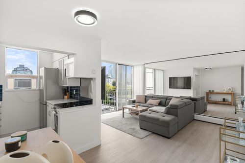 {{alt}} | Card Image