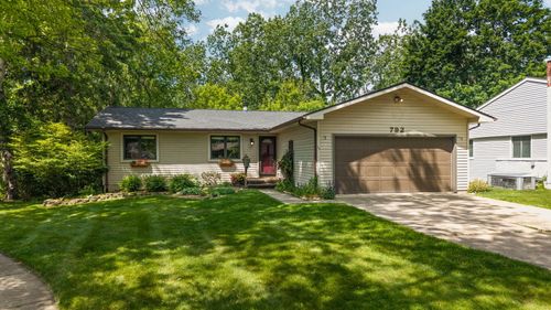 792 Knollwood Ct, Saline, MI, 48176-1314 | Card Image