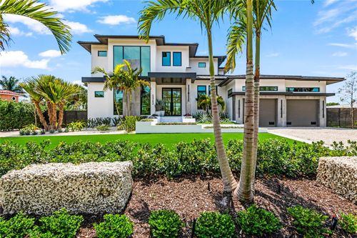 5362 Shadow Lawn Dr, SARASOTA, FL, 34242-1831 | Card Image