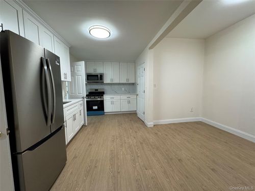 1733 Zerega Ave, Bronx, NY, 10462-5458 | Card Image