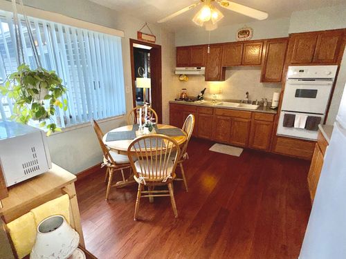 855 E Patten Dr, Palatine, IL, 60074-7131 | Card Image